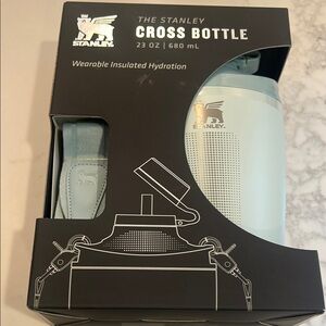 Stanley Cross Bottle 23 oz in Soft Blue